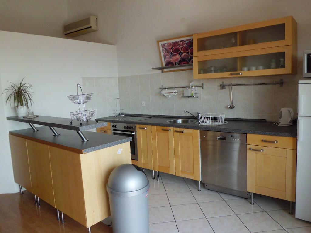 Apartments Viskovic Makarska Rum bild