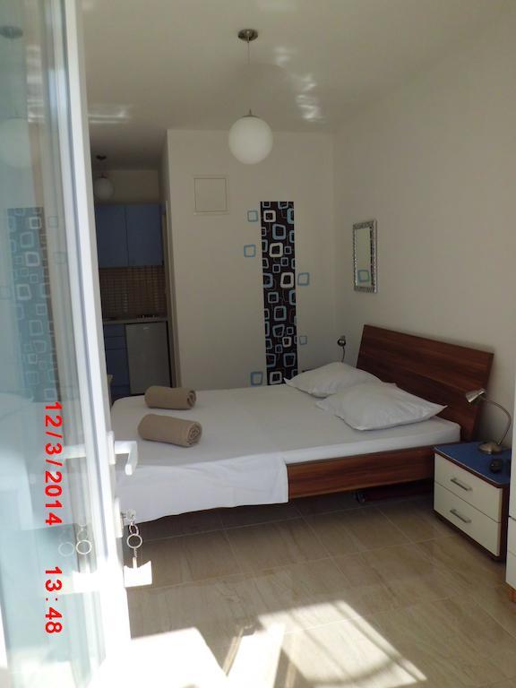 Apartments Viskovic Makarska Rum bild